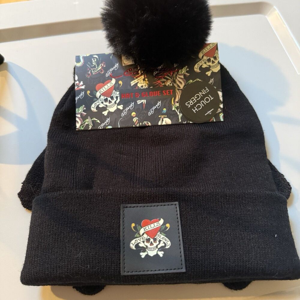 ED HARDY Women’s NEW Hat w/ Pom & Glove Set BLACK Touch Fingers LOVE KILLS NWT